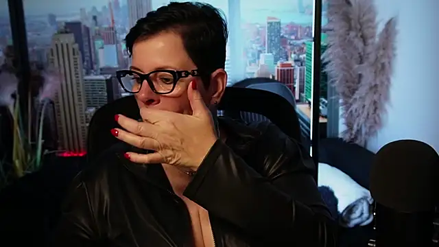 Snapshot of ninarandmann chatting on November 7, 7:07 pm ninarandmann online show from November 7, 7:07 pm