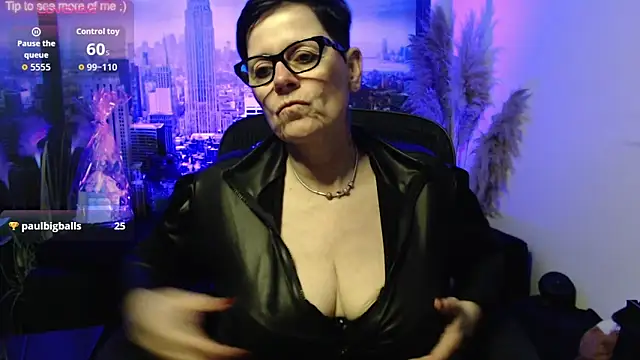 Snapshot of ninarandmann chatting on April 29, 3:27 pm ninarandmann online show from April 29, 3:27 pm