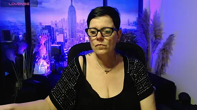 Snapshot of ninarandmann chatting on June 3, 8:13 pm ninarandmann online show from June 3, 8:13 pm