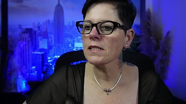 Snapshot of ninarandmann chatting on December 1, 6:53 pm ninarandmann online show from December 1, 6:53 pm