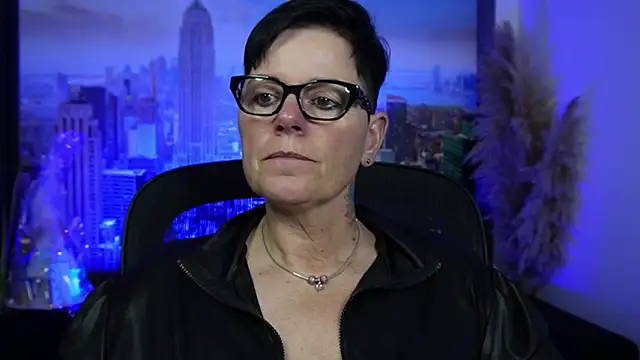 Snapshot of ninarandmann chatting on December 5, 7:01 pm ninarandmann online show from December 5, 7:01 pm