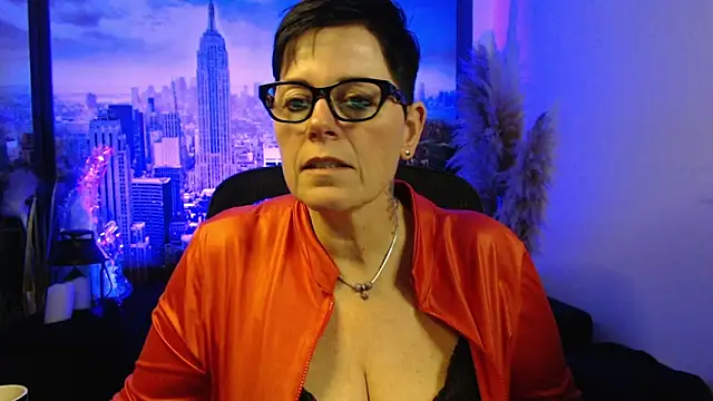 Snapshot of ninarandmann chatting on January 6, 4:11 pm ninarandmann online show from January 6, 4:11 pm