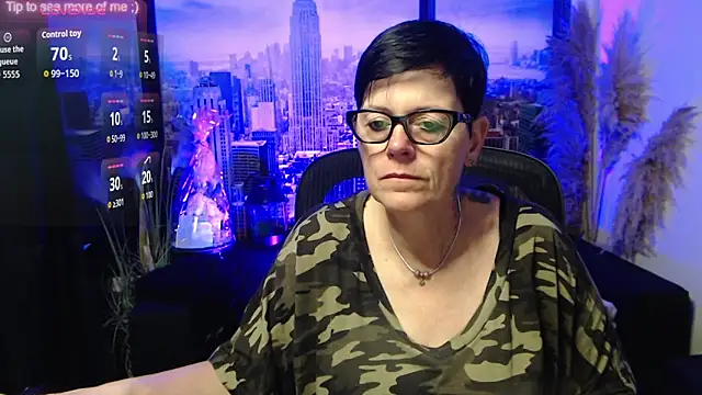 Snapshot of ninarandmann chatting on June 11, 3:53 pm ninarandmann online show from June 11, 3:53 pm