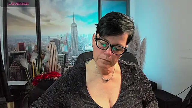 Snapshot of ninarandmann chatting on October 16, 4:15 pm ninarandmann online show from October 16, 4:15 pm