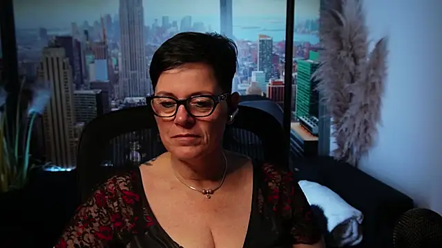 Snapshot of ninarandmann chatting on November 18, 7:06 pm ninarandmann online show from November 18, 7:06 pm