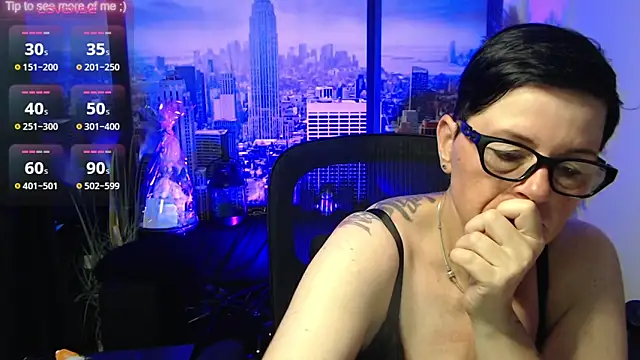 Snapshot of ninarandmann chatting on June 19, 4:57 pm ninarandmann online show from June 19, 4:57 pm