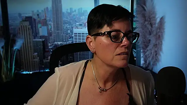 Snapshot of ninarandmann chatting on November 11, 6:47 pm ninarandmann online show from November 11, 6:47 pm