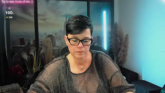 Snapshot of ninarandmann chatting on October 6, 4:19 pm ninarandmann online show from October 6, 4:19 pm