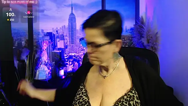 Snapshot of ninarandmann chatting on February 10, 6:07 pm ninarandmann online show from February 10, 6:07 pm