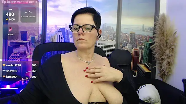 Snapshot of ninarandmann chatting on February 14, 9:21 pm ninarandmann online show from February 14, 9:21 pm