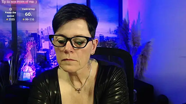 ninarandmann online show from April 18, 4:09 pm