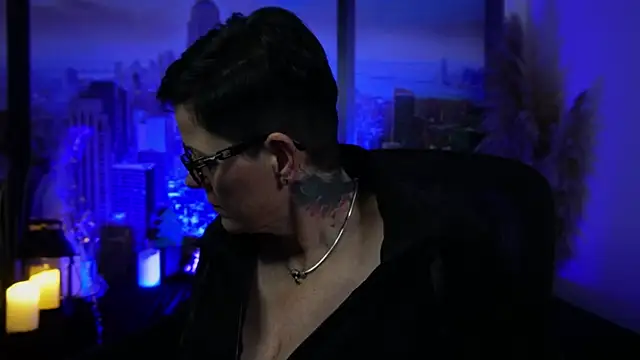 Snapshot of ninarandmann chatting on December 18, 8:01 pm ninarandmann online show from December 18, 8:01 pm