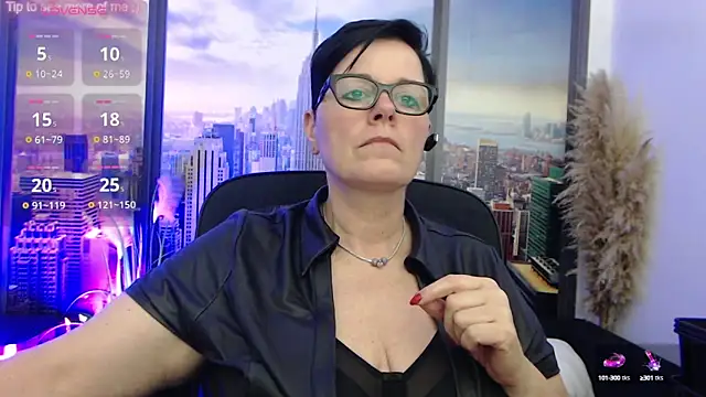 Snapshot of ninarandmann chatting on March 6, 6:26 pm ninarandmann online show from March 6, 6:26 pm