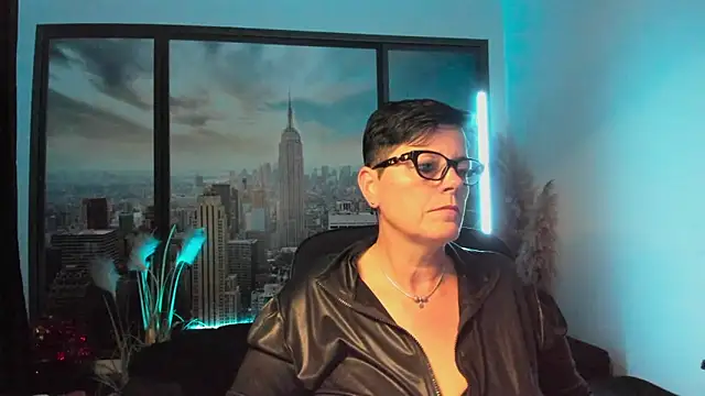 Snapshot of ninarandmann chatting on September 8, 5:56 pm ninarandmann online show from September 8, 5:56 pm
