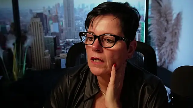 Snapshot of ninarandmann chatting on November 6, 4:44 pm ninarandmann online show from November 6, 4:44 pm