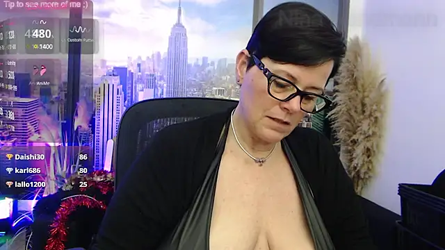 Snapshot of ninarandmann chatting on February 3, 8:57 pm ninarandmann online show from February 3, 8:57 pm
