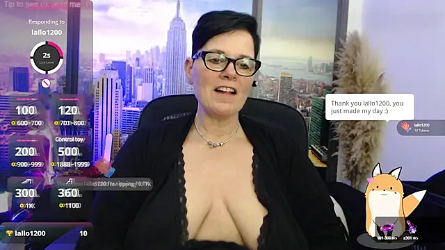 Snapshot of ninarandmann chatting on February 8, 6:33 pm ninarandmann online show from February 8, 6:33 pm