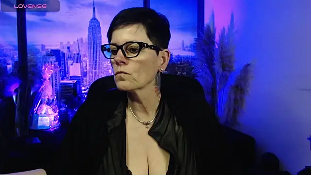 Snapshot of ninarandmann chatting on April 21, 2:23 pm ninarandmann online show from April 21, 2:23 pm