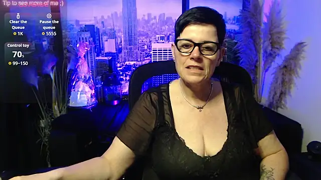 Snapshot of ninarandmann chatting on June 15, 3:44 pm ninarandmann online show from June 15, 3:44 pm