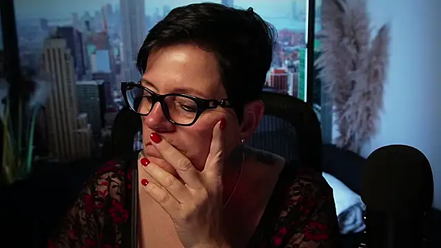 Snapshot of ninarandmann chatting on November 9, 6:01 pm ninarandmann online show from November 9, 6:01 pm