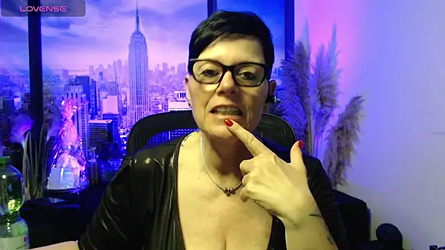 Snapshot of ninarandmann chatting on May 3, 3:48 pm ninarandmann online show from May 3, 3:48 pm