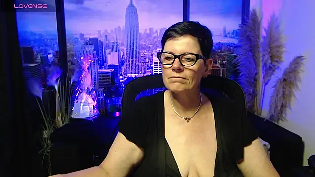 Snapshot of ninarandmann chatting on June 24, 4:05 pm ninarandmann online show from June 24, 4:05 pm