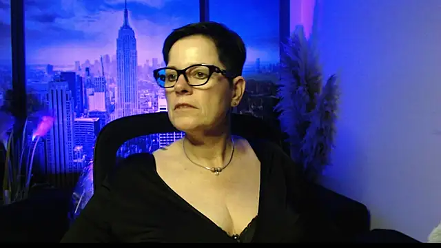 Snapshot of ninarandmann chatting on November 25, 7:03 pm ninarandmann online show from November 25, 7:03 pm