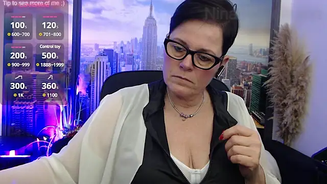 Snapshot of ninarandmann chatting on February 23, 6:34 pm ninarandmann online show from February 23, 6:34 pm