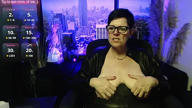 Snapshot of ninarandmann chatting on June 9, 3:35 pm ninarandmann online show from June 9, 3:35 pm