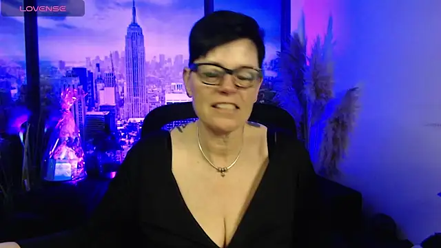 Snapshot of ninarandmann chatting on April 20, 3:35 pm ninarandmann online show from April 20, 3:35 pm