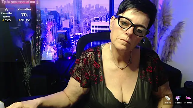 Snapshot of ninarandmann chatting on June 14, 3:57 pm ninarandmann online show from June 14, 3:57 pm
