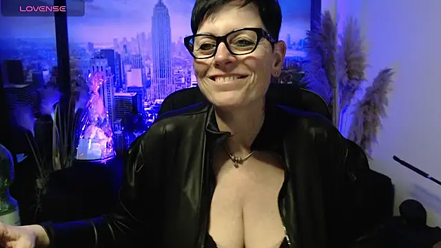 Snapshot of ninarandmann chatting on May 19, 2:02 pm ninarandmann online show from May 19, 2:02 pm