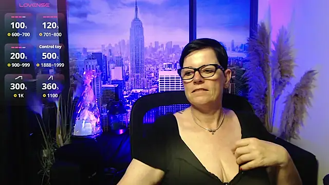 Snapshot of ninarandmann chatting on June 22, 4:26 pm ninarandmann online show from June 22, 4:26 pm