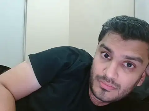 Snapshot of robintoit chatting on June 25, 6:13 pm robintoit online show from June 25, 6:13 pm