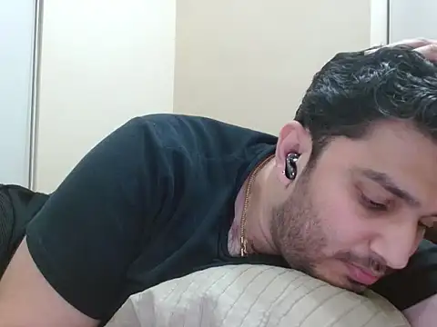 robintoit online show from November 24, 4:29 pm