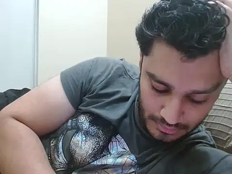 robintoit online show from November 30, 4:02 am