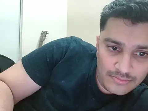 robintoit online show from April 15, 1:04 pm