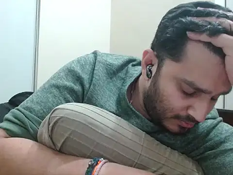 robintoit online show from February 12, 3:56 pm