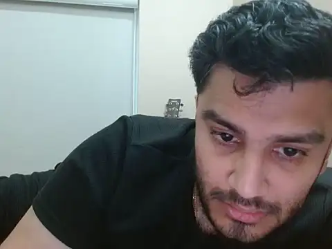 Snapshot of robintoit chatting on June 7, 5:01 am robintoit online show from June 7, 5:01 am