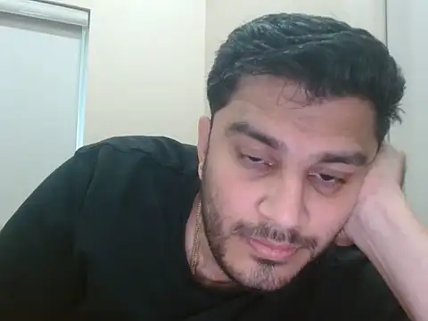 Snapshot of robintoit chatting on June 29, 1:23 am robintoit online show from June 29, 1:23 am