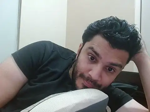 robintoit online show from December 13, 8:04 pm