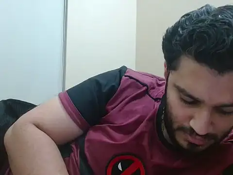 robintoit online show from December 18, 4:22 pm