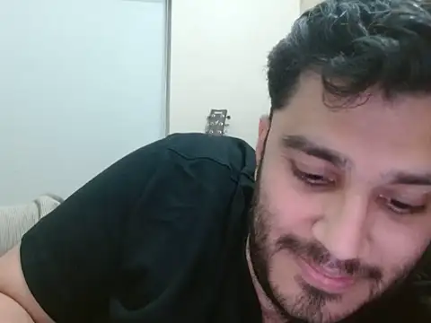 Snapshot of robintoit chatting on June 10, 5:47 pm robintoit online show from June 10, 5:47 pm