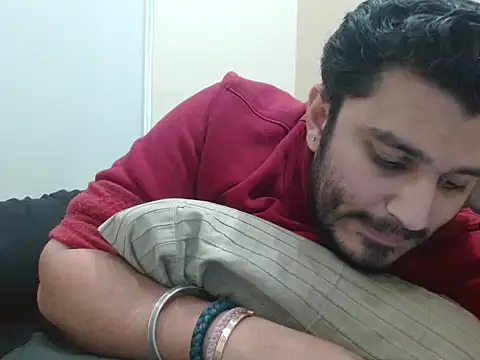 robintoit online show from December 19, 6:49 am