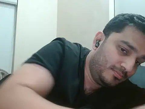 Snapshot of robintoit chatting on June 23, 5:55 pm robintoit online show from June 23, 5:55 pm