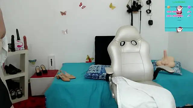 mom hot   online show from December 18, 8:34 pm