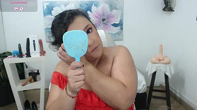 Snapshot of mom_hot__ chatting on March 8, 9:08 pm mom hot online show from March 8, 9:08 pm