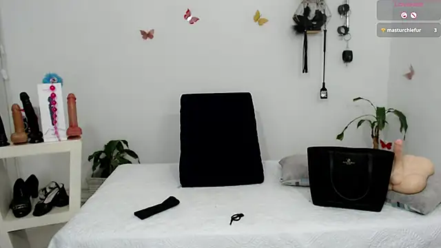 Snapshot of mom_hot__ chatting on September 25, 11:22 pm mom hot online show from September 25, 11:22 pm