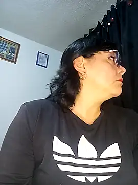 Snapshot of Natasha_milf__ chatting on March 2, 1:37 am Natasha milf online show from March 2, 1:37 am