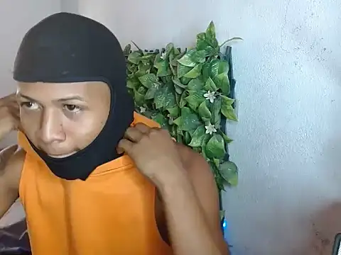 Snapshot of nedd_master chatting on January 17, 3:15 pm nedd master online show from January 17, 3:15 pm